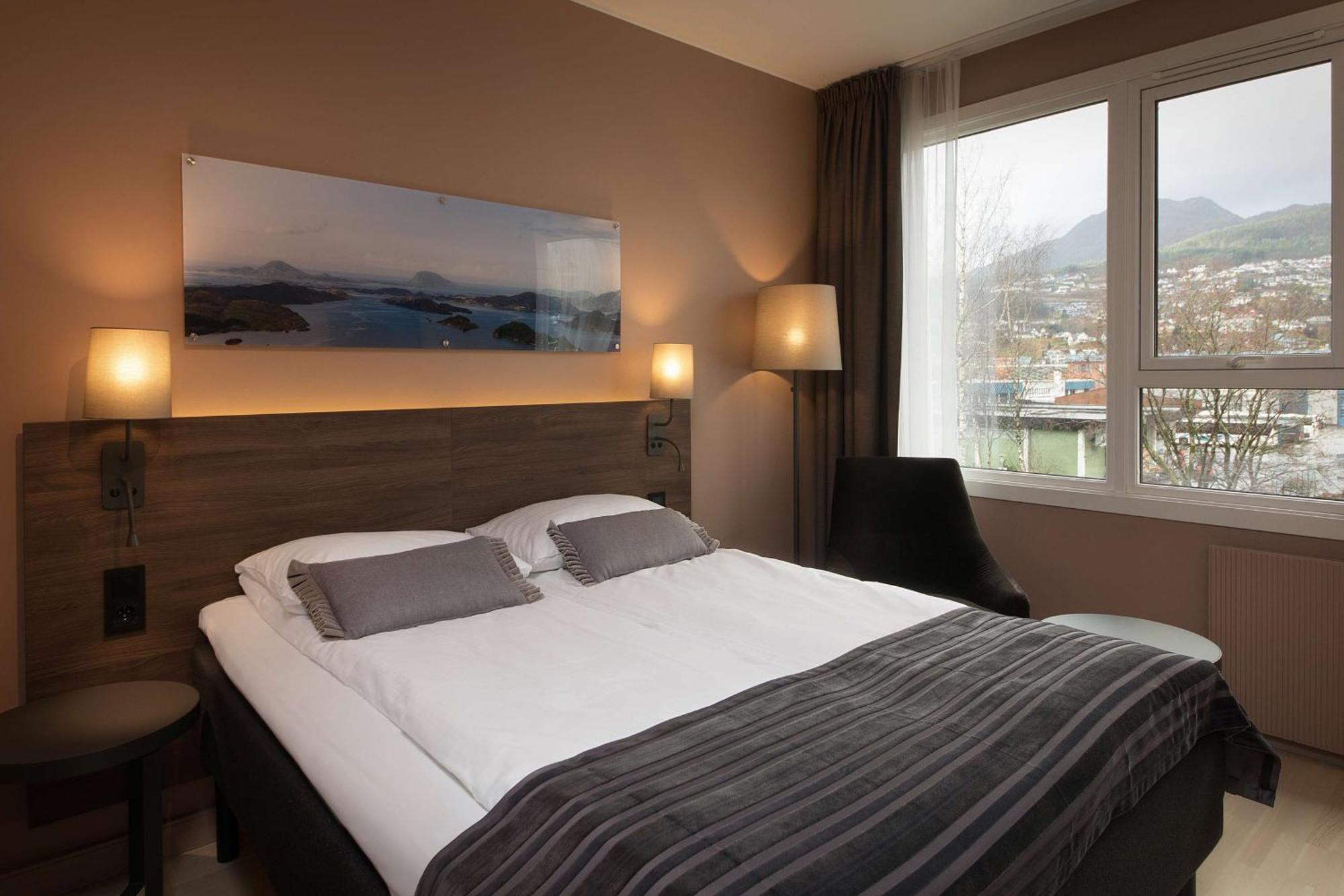 Scandic Sunnfjord Hotel & Spa Førde Extérieur photo