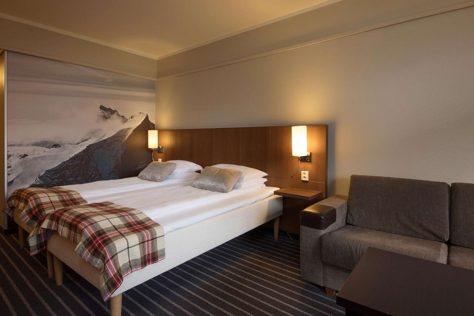 Scandic Sunnfjord Hotel & Spa Førde Extérieur photo