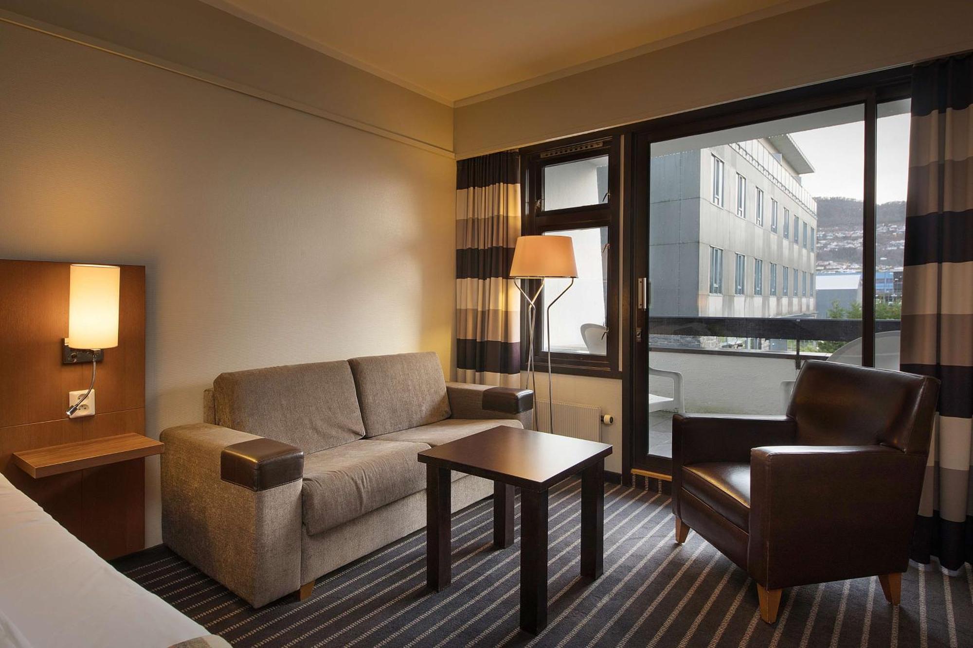 Scandic Sunnfjord Hotel & Spa Førde Extérieur photo