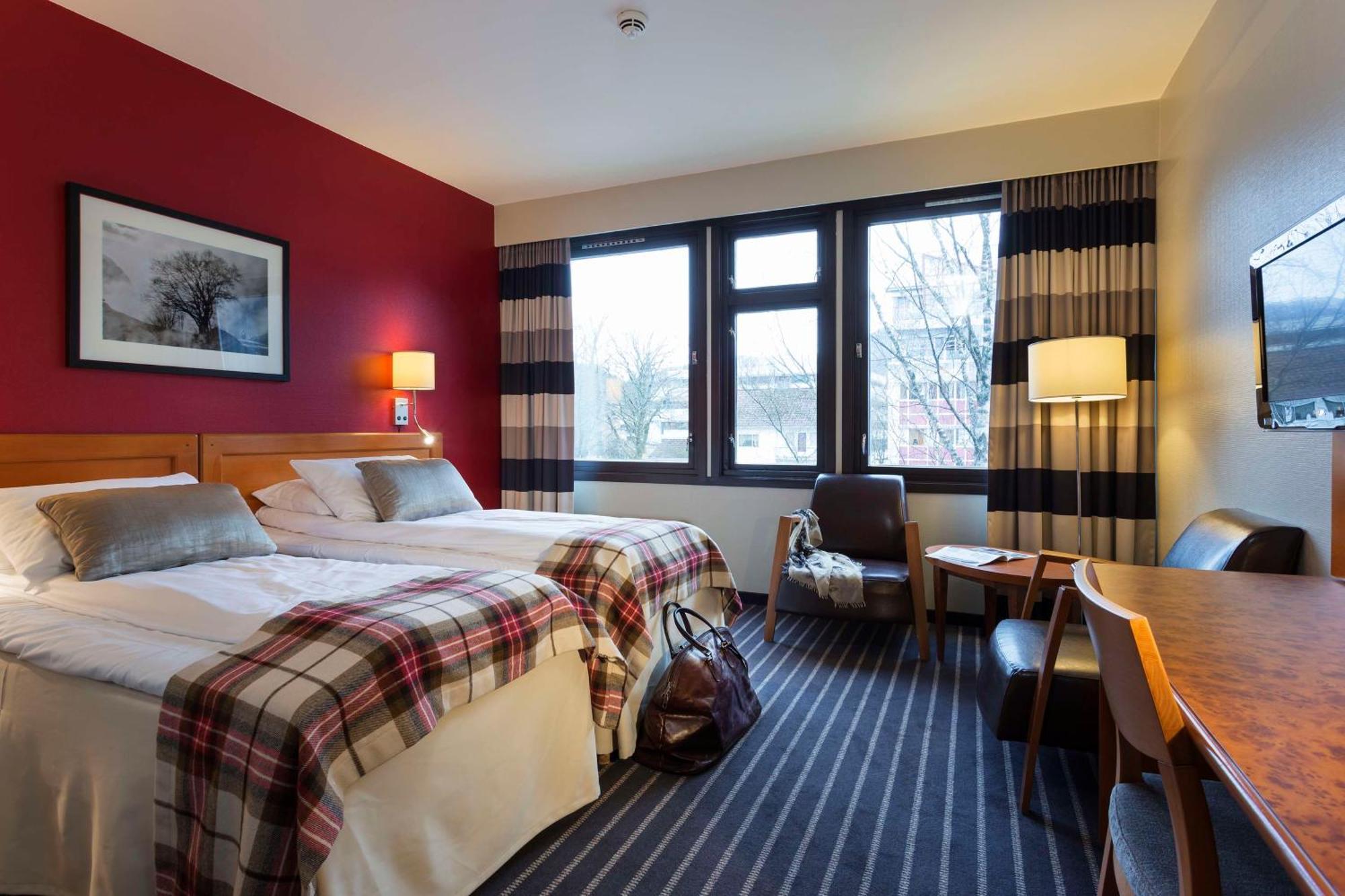 Scandic Sunnfjord Hotel & Spa Førde Extérieur photo