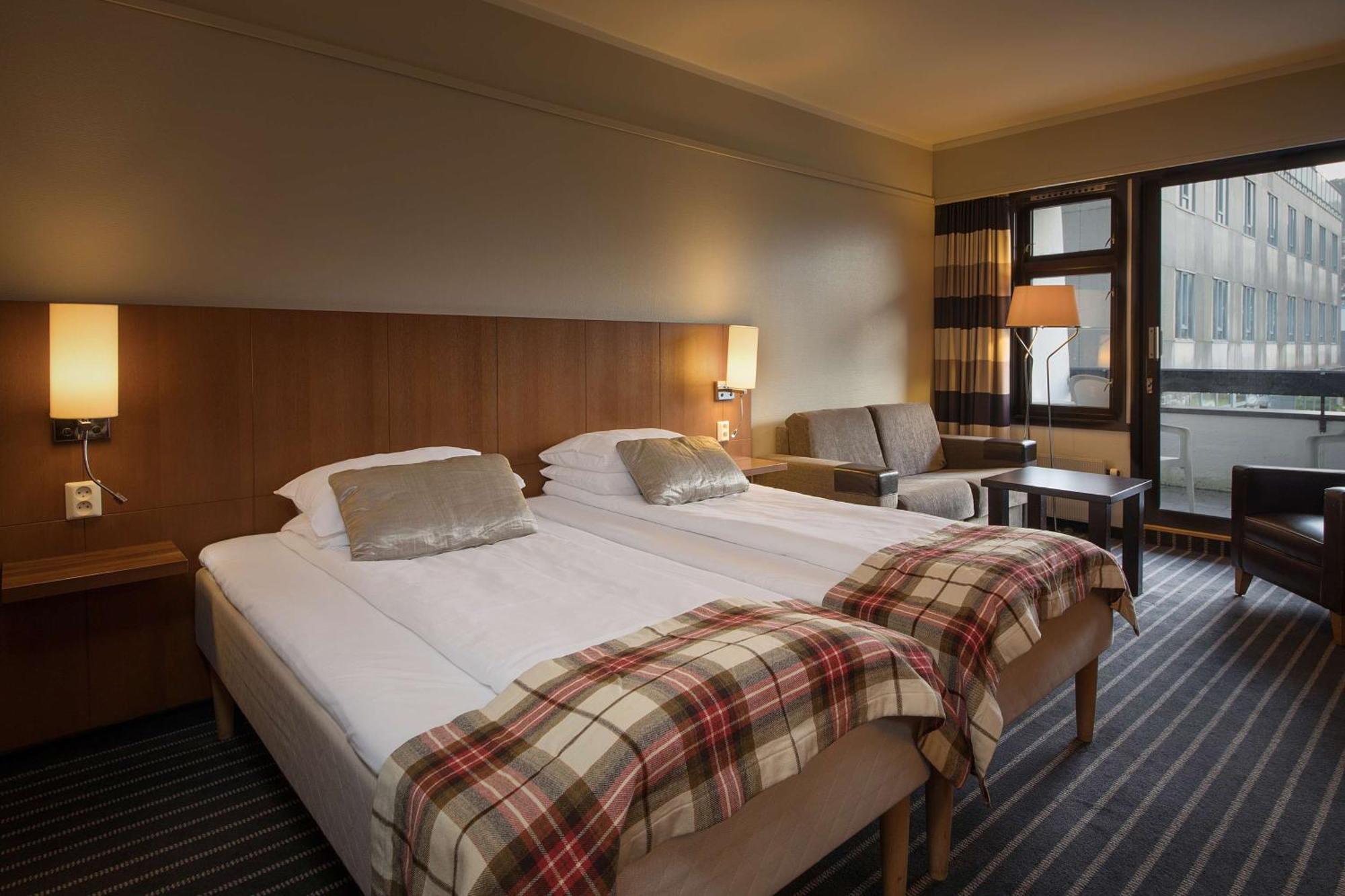 Scandic Sunnfjord Hotel & Spa Førde Extérieur photo